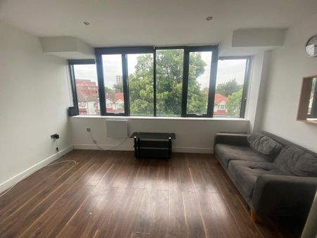 Studio to rent - Photo 2