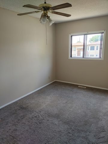 451 Arthur St, Regina - Photo 3