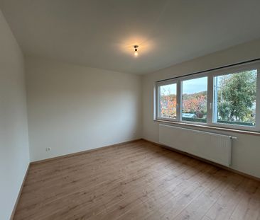 Halfopen, volledig gerenoveerde woning te Sint-Michiels - Photo 2