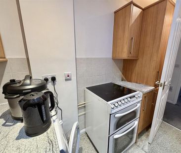 Studio to rent - Photo 6