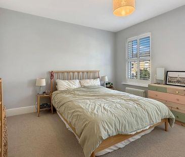 2 bedroom end of terrace house to rent - Photo 2