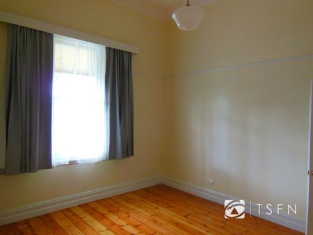 Inner City Charmer in Hospital Precinct - Photo 2