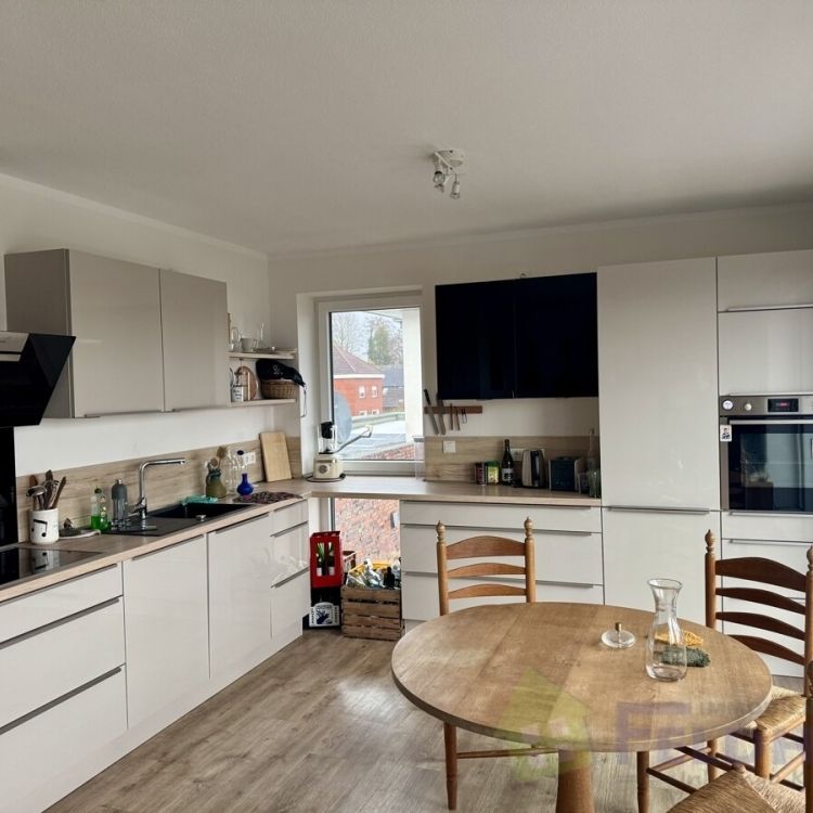 Aufgepasst! Stilvolle 2-Zimmer-Oberwohnung mit Dachterrasse in Leer-Loga - Photo 1