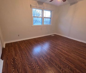 For Lease - 560 Brookhaven Crescent Unit# B, Waterloo, Ontario - Photo 3