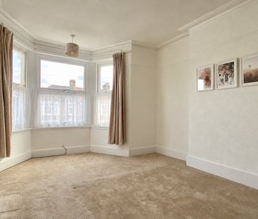4 Bed End Terrace, Hazeldene Road, IG3 - Photo 4