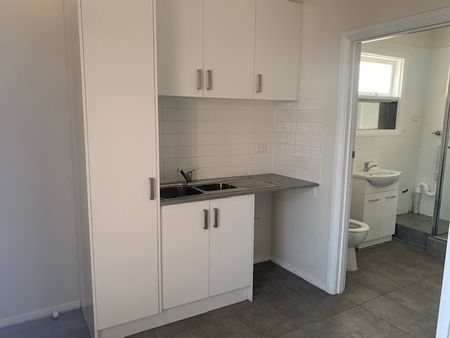 In The Heart of Footscray! - Photo 5