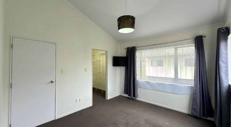 3 Bedroom Home in Titahi Bay - Photo 2