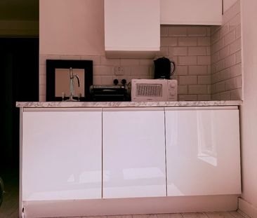 Studio Flat, Harrow View, HA2 - Photo 5