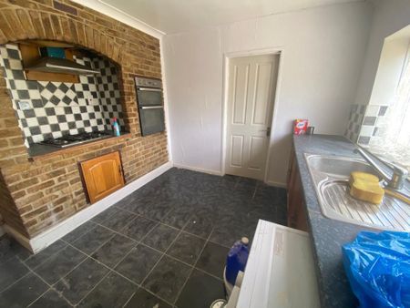 3 bedroom maisonette to rent - Photo 5