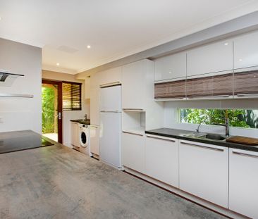 Charming Guildford Home - Photo 2