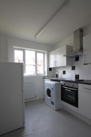 2 bedroom flat to rent - Photo 4