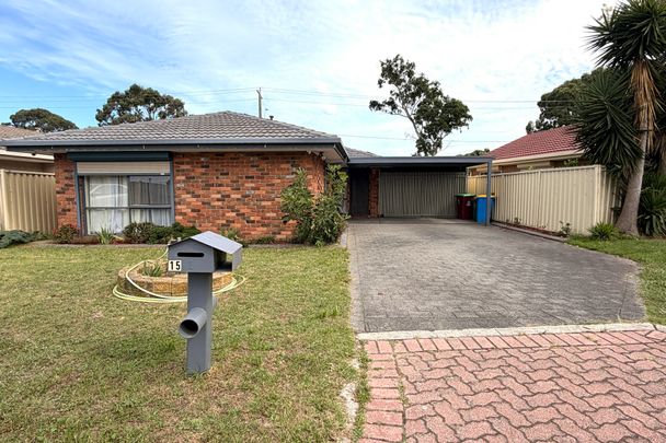 15 Berridale Court, Hampton Park VIC - Photo 1
