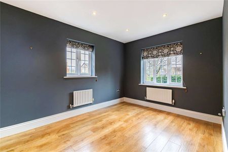 A beautifully presented detached four bedroom family home. - Photo 4