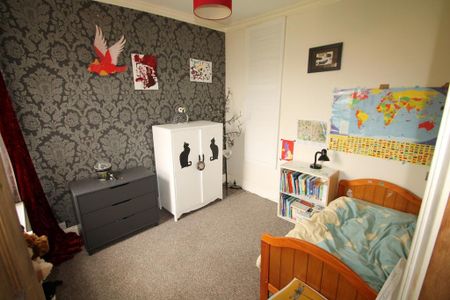 2 bedroom terraced house to rent - Photo 4