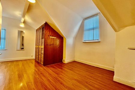 Bentley Lane, LEEDS - Photo 2