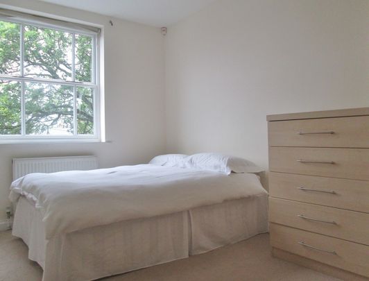 £1,095 - References Pending - Photo 1