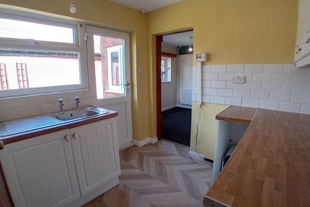 Main Street - Photo 5