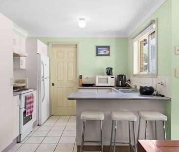 3-Bedroom Duplex in Quiet Convenient Location - Photo 6