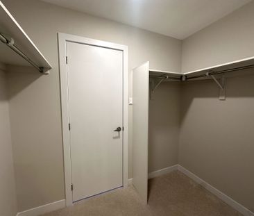 For Lease - 118 Ryan Reynolds Way, Orleans - Cumberland and Area, O... - Photo 2