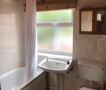 4 bedroom terraced house to rent - Photo 5