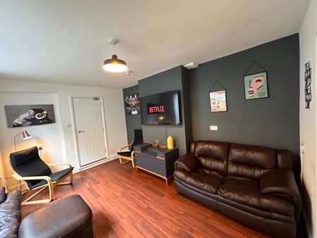 6 bedroom house - Photo 2