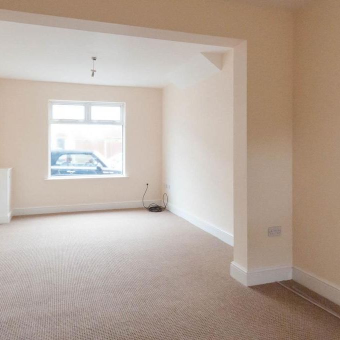 3 bedroom terraced house to rent - Photo 1