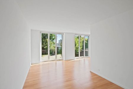 Living in a beautiful, ideally located local recreational area - Photo 2