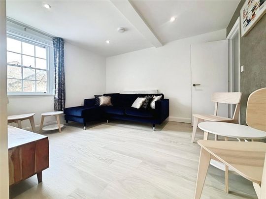 1 bedroom in a house share to rent - Photo 1