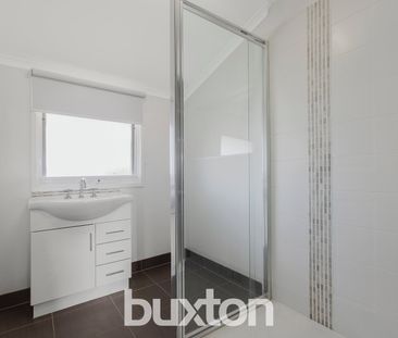 FULLY RENOVATED TOWN HOUSE - BEACH ON YOUR DOORSTEP - Photo 1