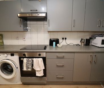 Room in a Shared Flat, London, E14 - Photo 6