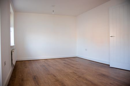 The Disraeli - Photo 4