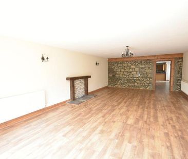 4 bedroom barn conversion to rent - Photo 1