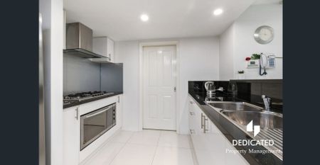 Executive Family Home with Pool and Prestige - Photo 2