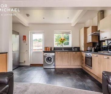 4 bedroom semi-detached house to rent - Photo 3