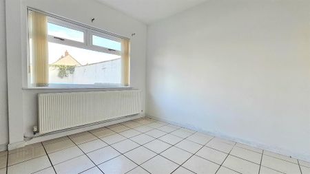 77 Pinewood Avenue, Carrickfergus, BT38 8EW - Photo 5