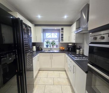 3 bedroom terraced house to rent - Photo 5