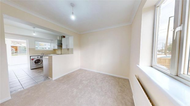 3 bedroom semi-detached house to rent - Photo 1