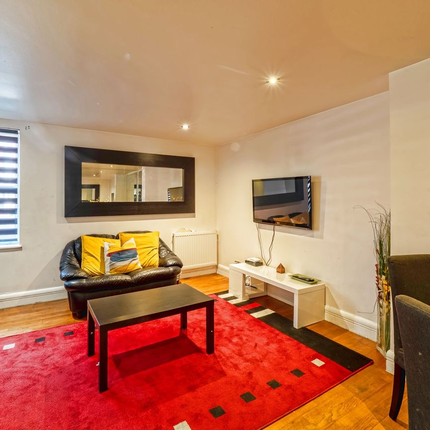 3 Bed Flat, Old Marylebone Road, NW1 - Photo 1