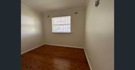 Strathfield South, 3 Bedroom House with timber floor & New Painting. - Photo 3
