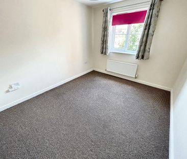 4 bedroom detached house to rent - Photo 3