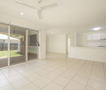 MODERN FAMILY HOME IN QUITE CUL DE SAC - Photo 2