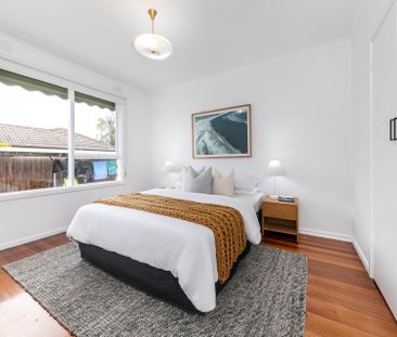 Brilliantly Located Two Bedroom Unit - Photo 5