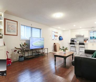 254 17th Street East, North Vancouver (Upper Level) - Photo 1