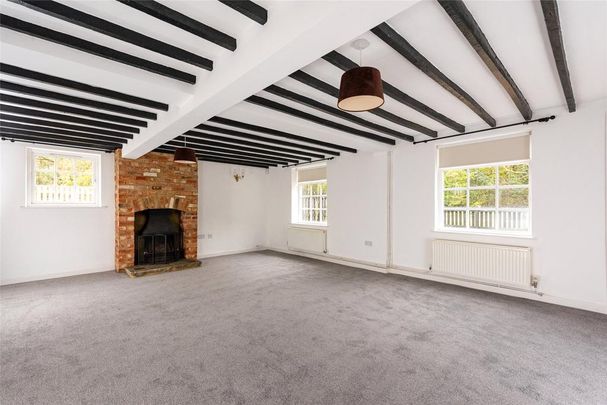 4 bedroom detached house to rent - Photo 1