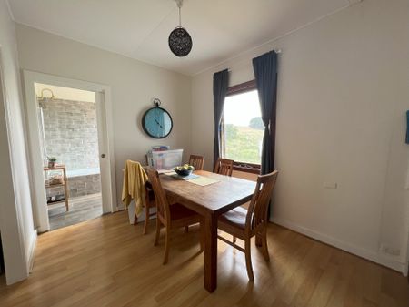 Country Cottage Charm - Photo 3