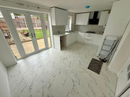 Farmlea Road, Portsmouth - Photo 2