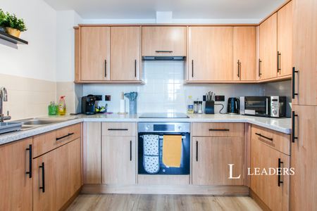 2 bedroom flat to rent Gervis Place, Bournemouth - Photo 2