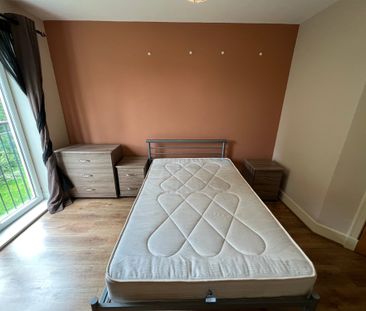 Heron House, Lawrence Street - P10588 - Photo 6