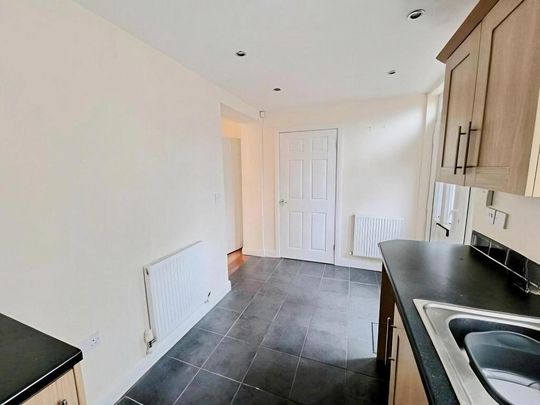 2 bedroom property to rent - Photo 1