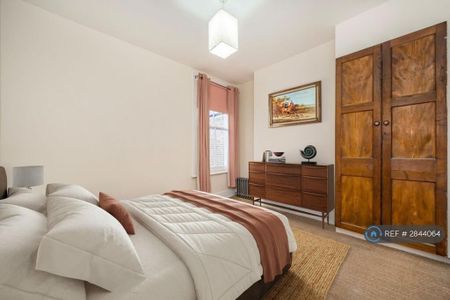 4 bedroom terraced house to rent - Photo 5